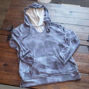 Thin sweatshirt